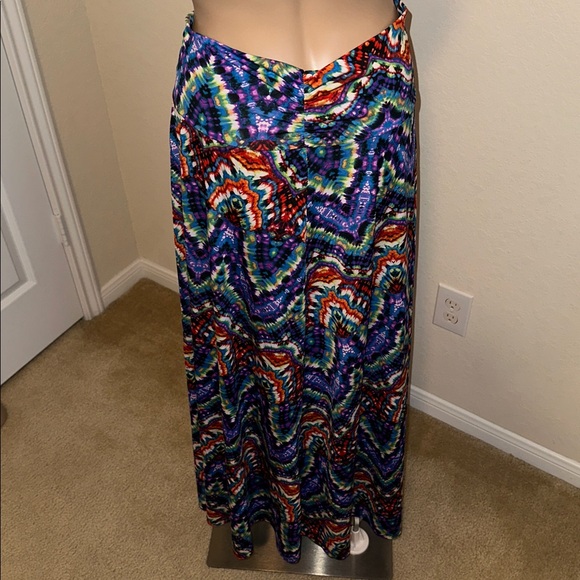 Signature Studio Vibrant Maxi Skirt Size Large. - Picture 2 of 11